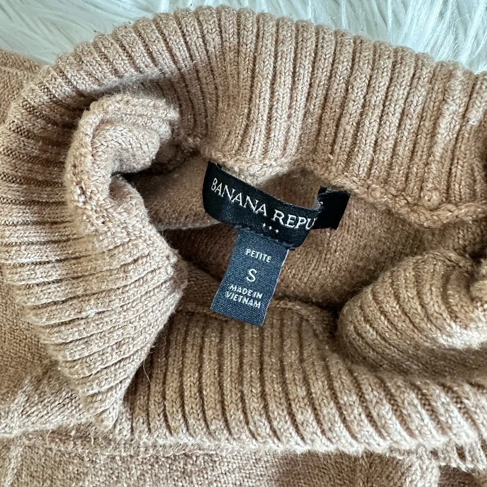 Banana Republic textured mock neck sweater